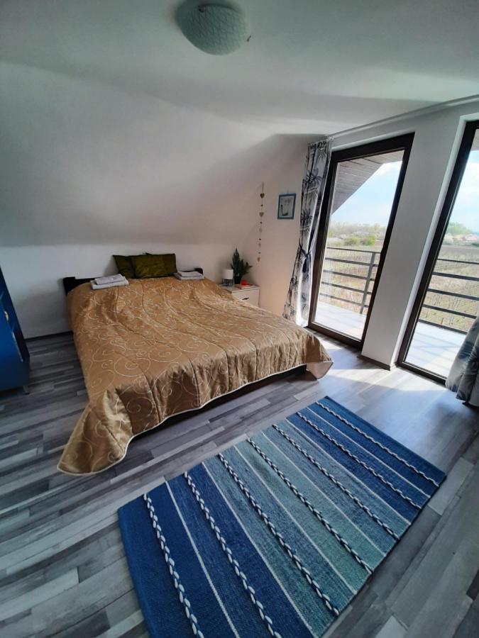 Grapeline Guesthouse Chotin Buitenkant foto