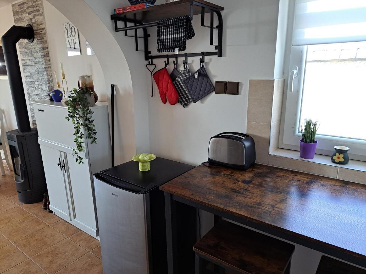 Grapeline Guesthouse Chotin Buitenkant foto
