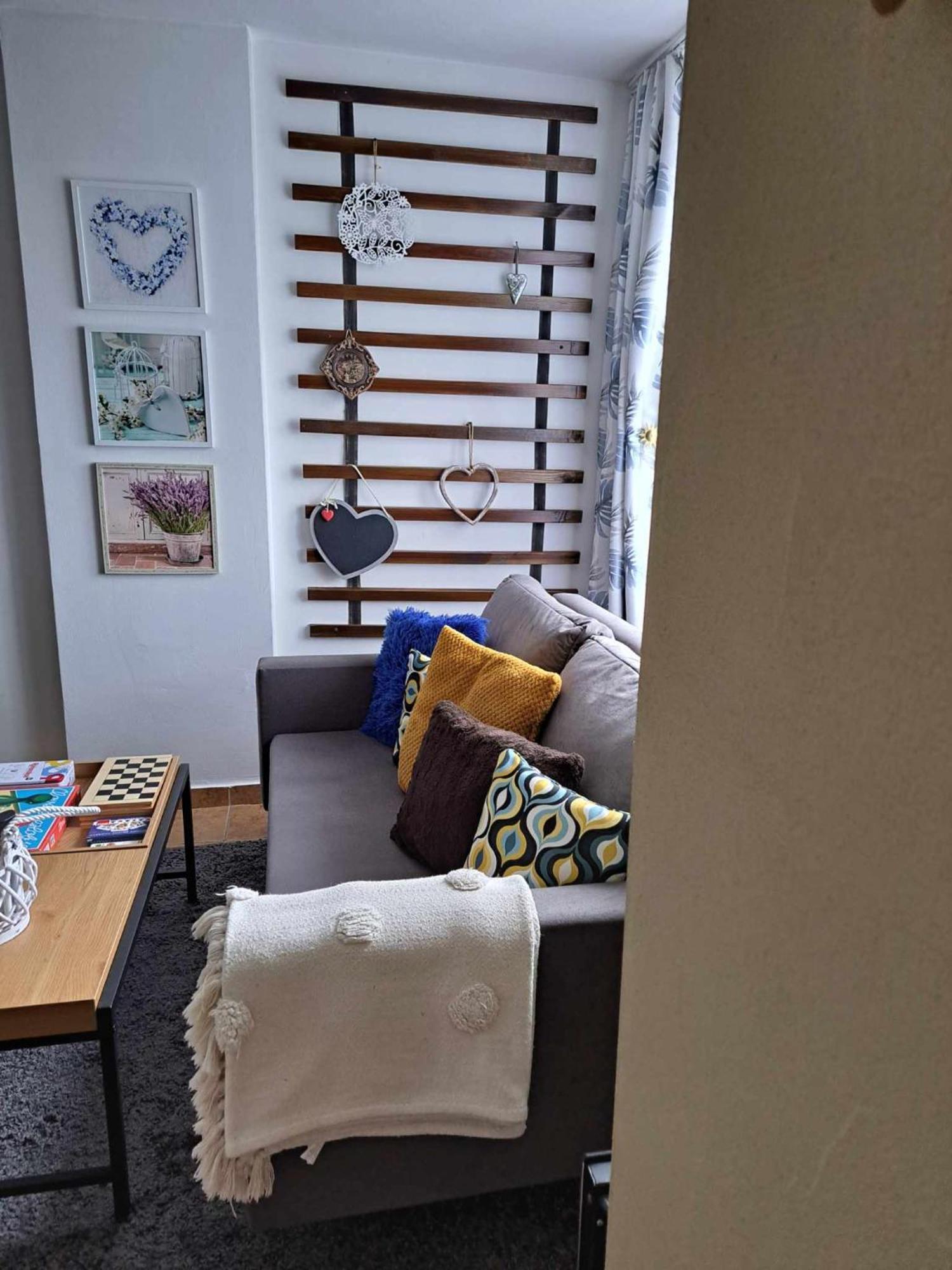 Grapeline Guesthouse Chotin Buitenkant foto